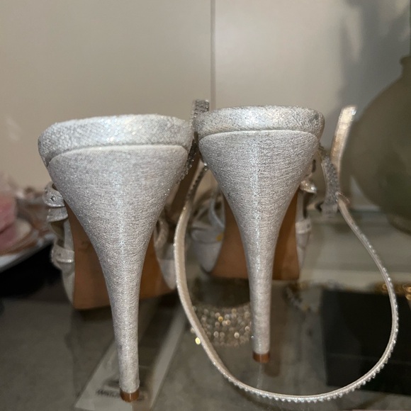 Aldo Silver Heels - Picture 2 of 5